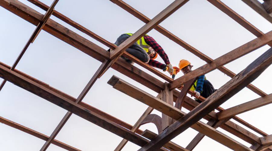 Professional gutter cleaning services in Tewksbury, MA